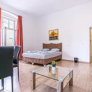 6 Min To Amusement Park - Economy In Shared Hostal