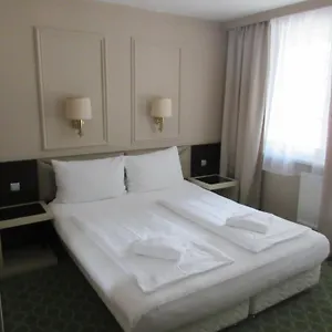 Attaché Hotel