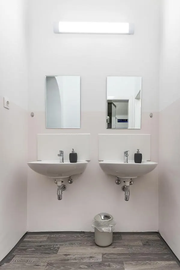 Space Home Apartment - Central Station # Hauptbahnhof Vienna 0*,  Austria